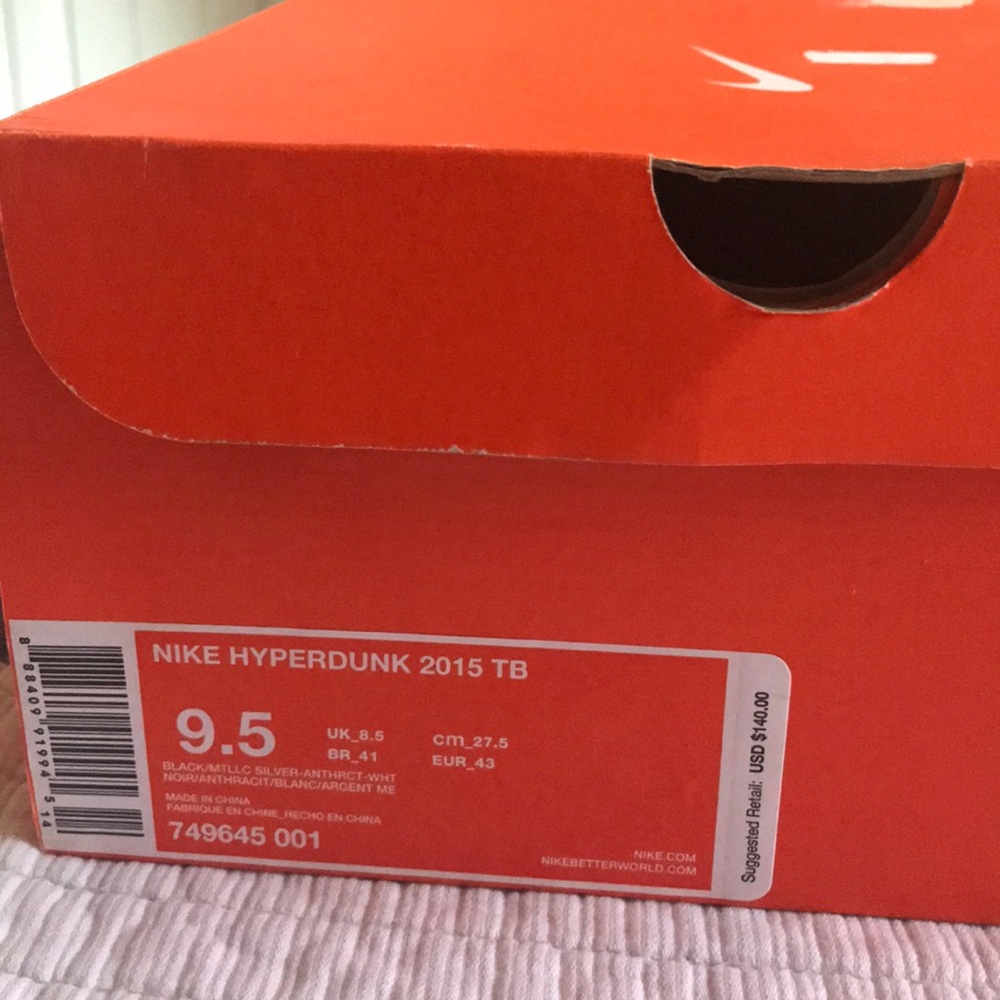 Nike mens Hyperdunk